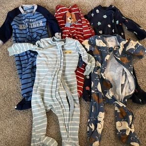 Lot of 5 Carter’s footed pajamas boys 9 month